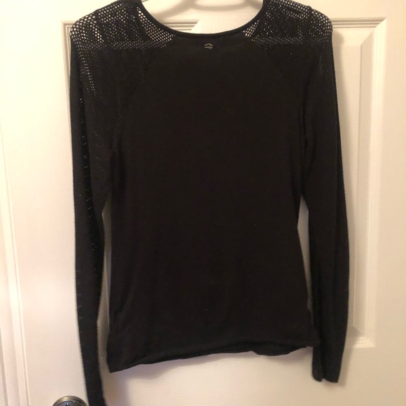 Guess Long sleeve shirt with sexy cut out - Picture 2 of 5